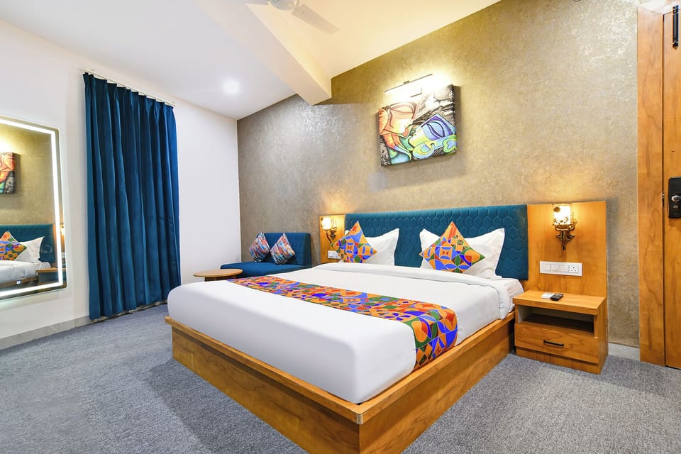 Premium Room | Egyptian cotton sheets, premium bedding, in-room safe, desk