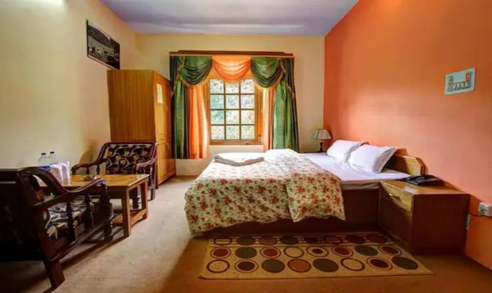 Egyptian cotton sheets, premium bedding, in-room safe, free WiFi