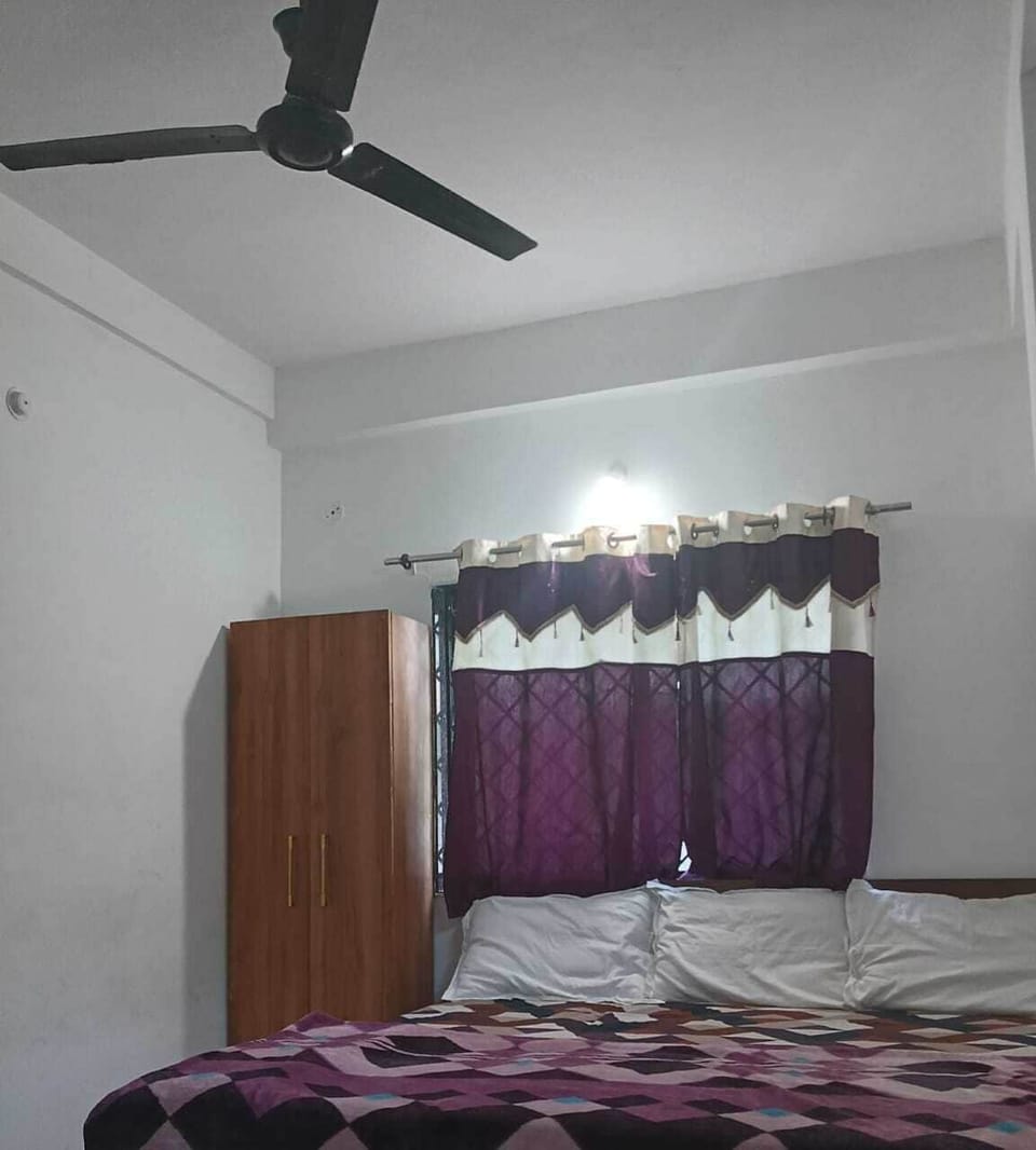 Family Double Room, City View | Desk, blackout drapes, iron/ironing board, WiFi (free)