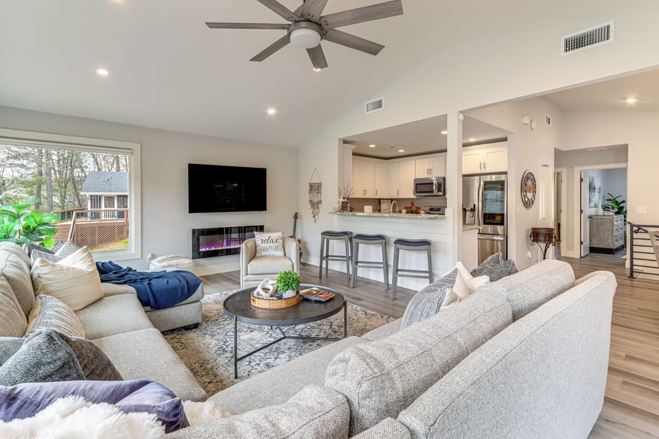 Living Room | Main Floor