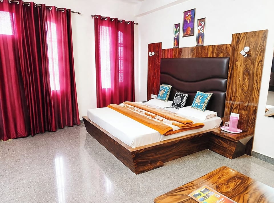 Superior Double Room | Hypo-allergenic bedding, desk, soundproofing, free WiFi