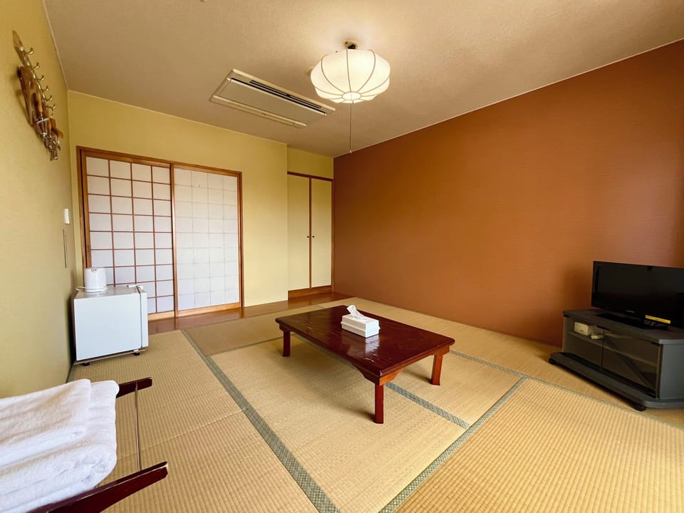 Room, Non Smoking | Living area