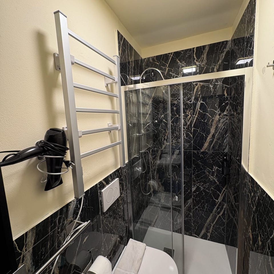 Double Room | Bathroom