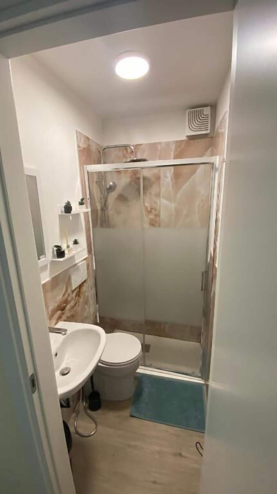 Deluxe Double Room | Bathroom