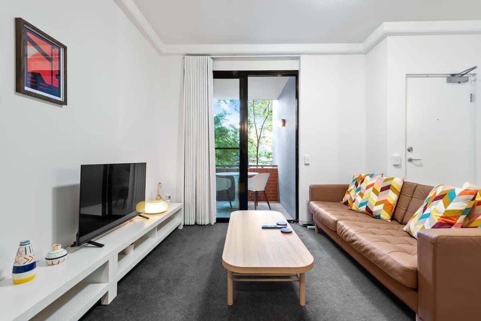 Smart TV, Fast WiFi...opening to private balcony