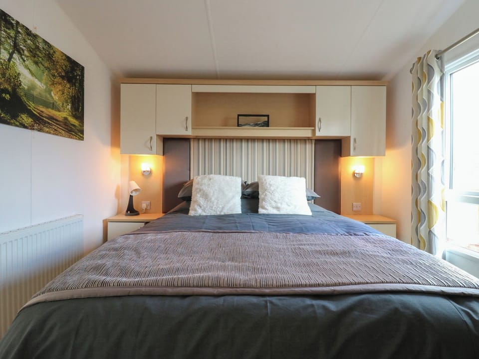 Cottage | 2 bedrooms, WiFi (free), individually decorated, individually furnished