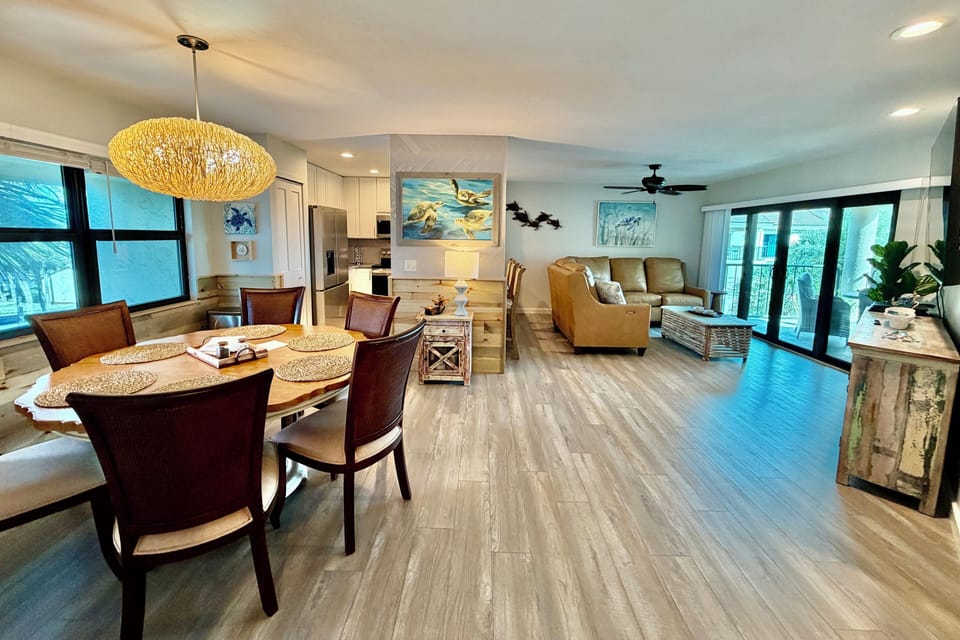 Living/Dining area
