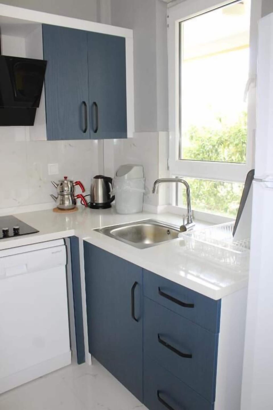 Basic Condo, 2 Bedrooms | Private kitchen | Highchair