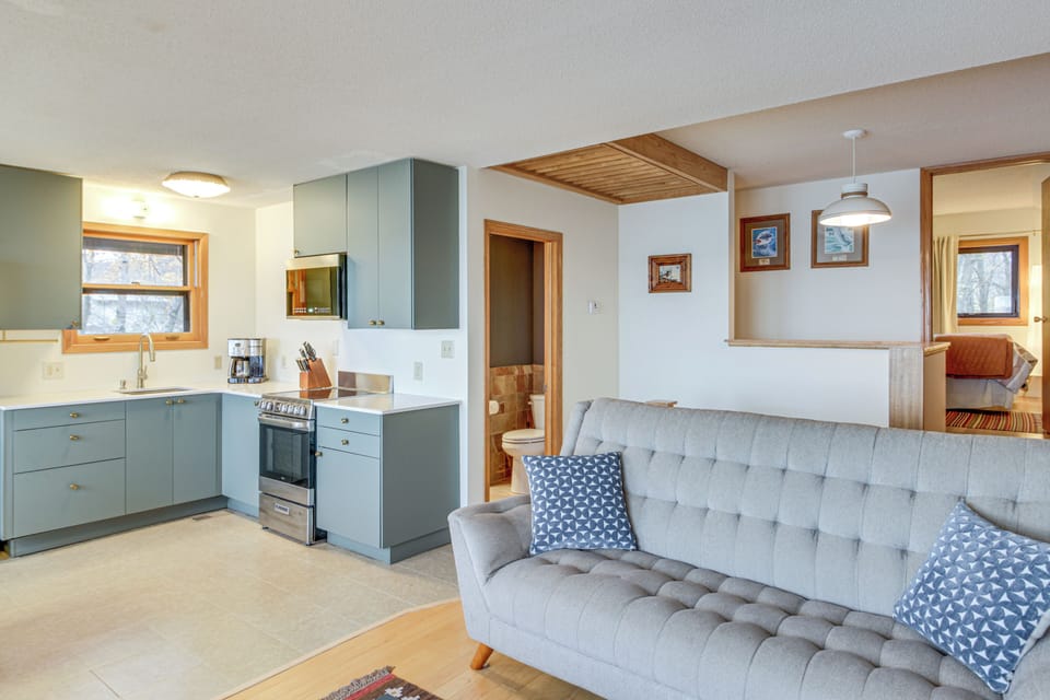 House (2 Bedrooms) | Interior