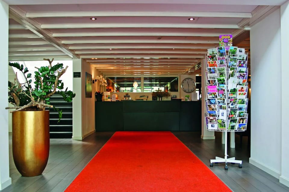 Arrive with ease into a bright, modern lobby.