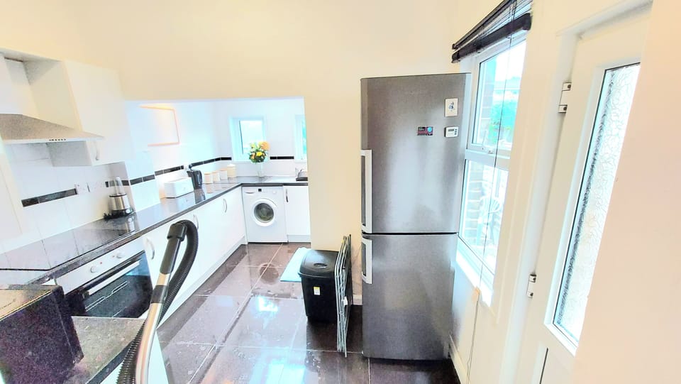 Fridge, microwave, oven