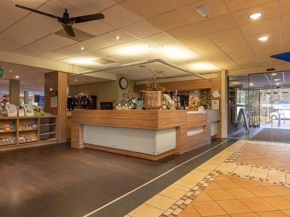 Arrive smoothly with a bright, staffed reception area.