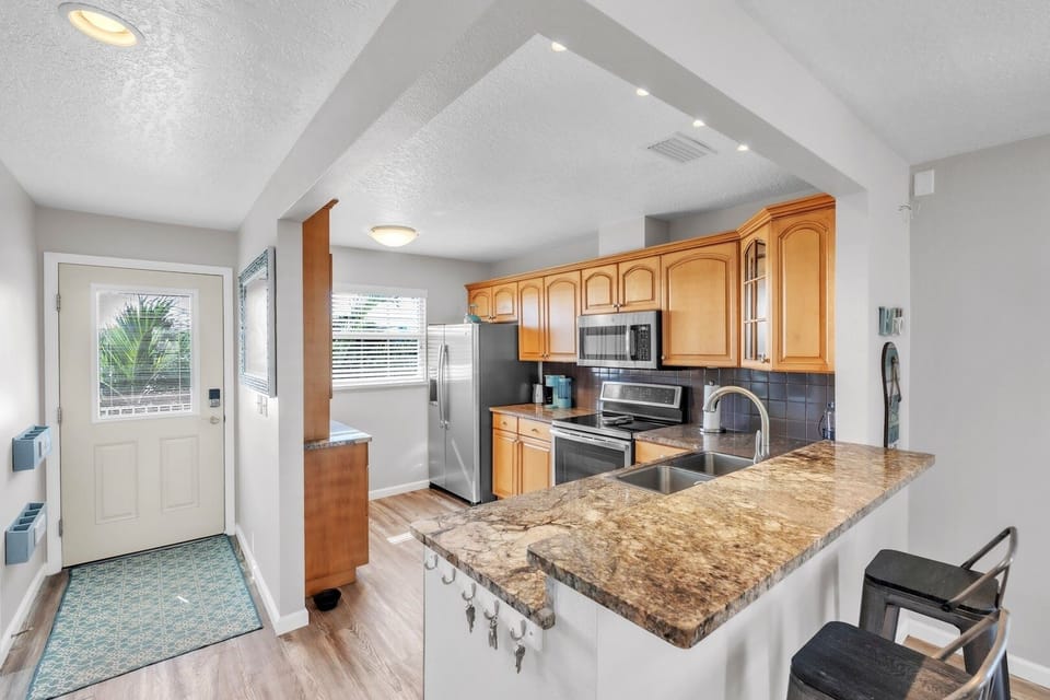 House, 2 Bedrooms | Private kitchen | Fridge, oven, coffee/tea maker, toaster