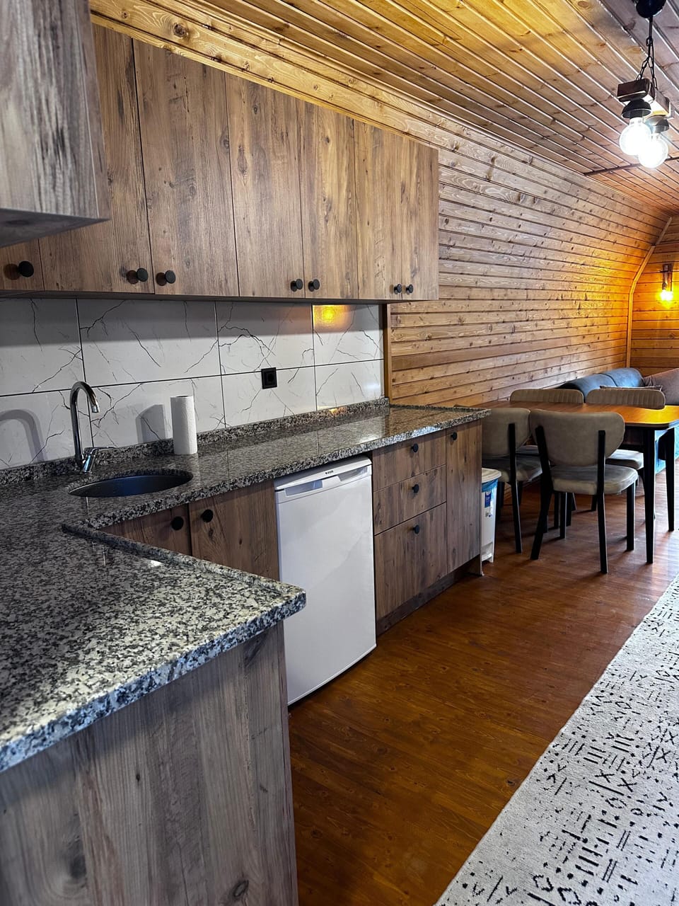 Comfort Bungalow, Microwave, Mountain View | Interior