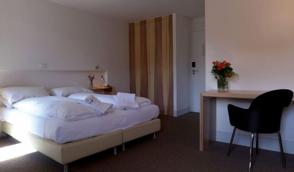 Double Room | Down comforters, in-room safe, desk, free WiFi