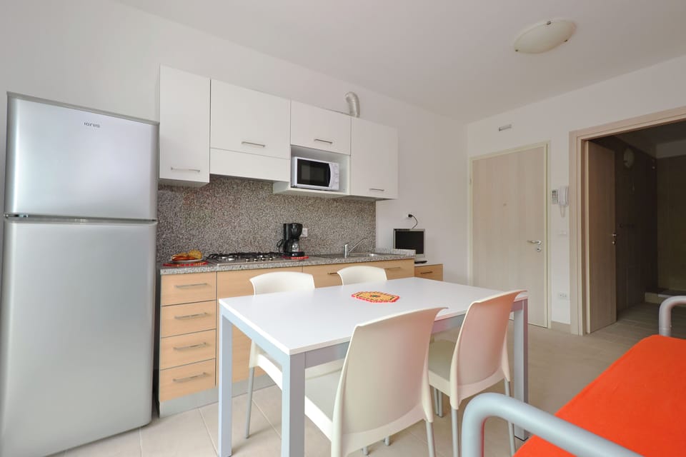 Apartment, 2 Bedrooms, Balcony | Interior