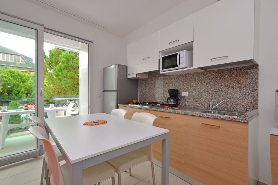 Apartment, 2 Bedrooms, Balcony | Interior