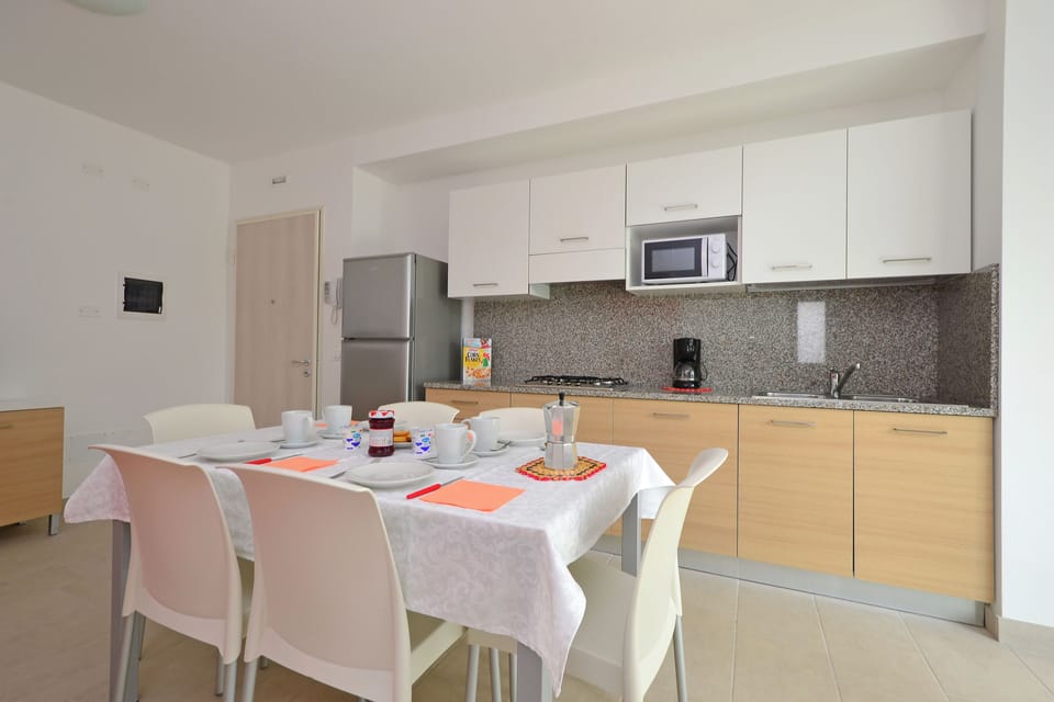 Apartment, 1 Bedroom, Balcony | Interior