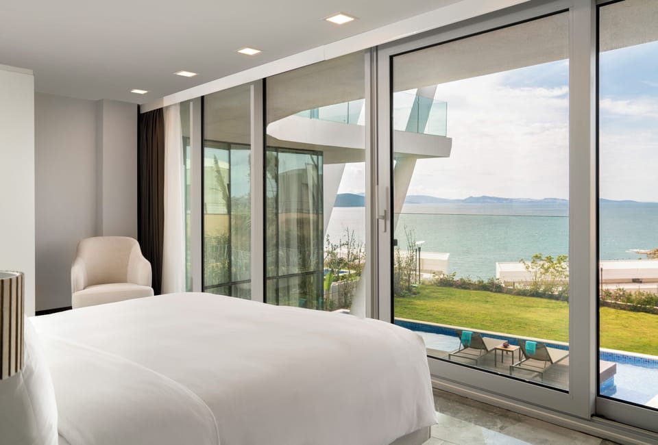 Luxury Villa, Sea View | Premium bedding, down comforters, WiFi (free), bed sheets