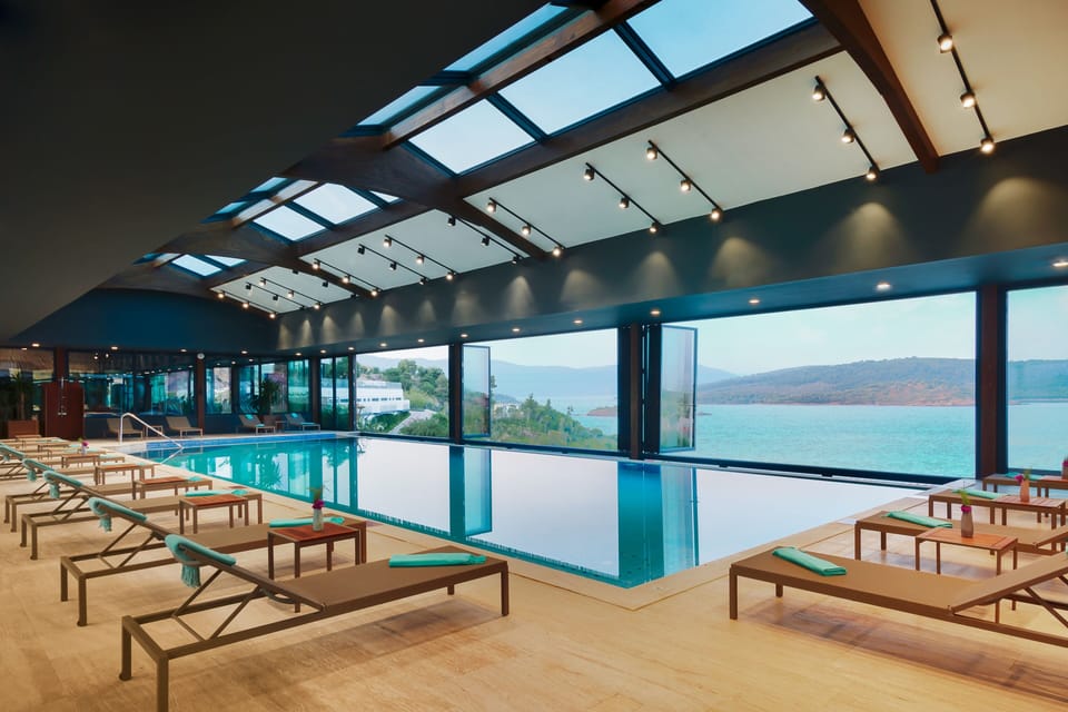 Indoor pool, outdoor pool