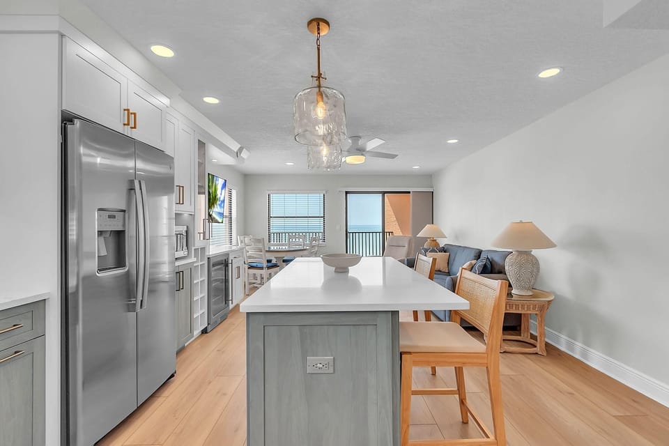 Condo, 1 King Bed (Emerald Isle 501 - Premier) | Interior
