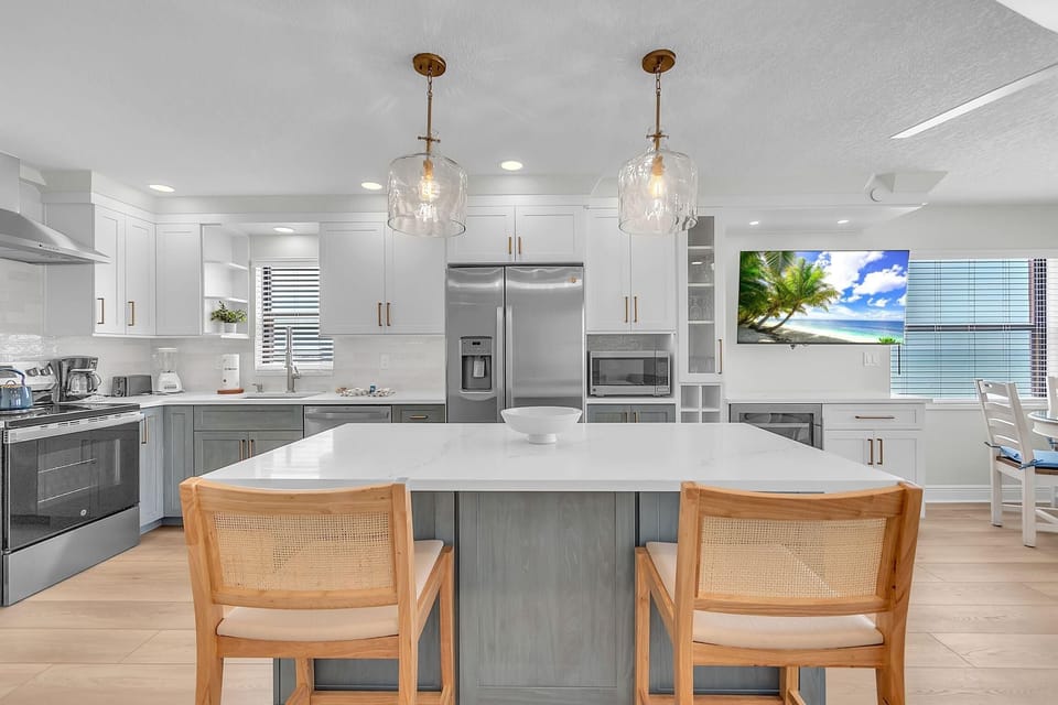 Condo, 1 King Bed (Emerald Isle 501 - Premier) | Private kitchen