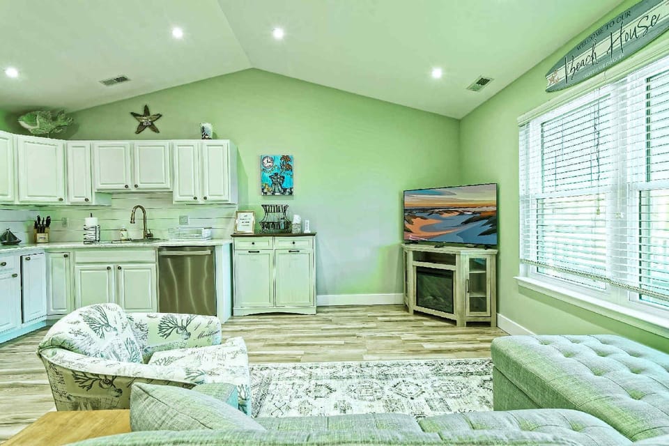 Living Room/Kitchen