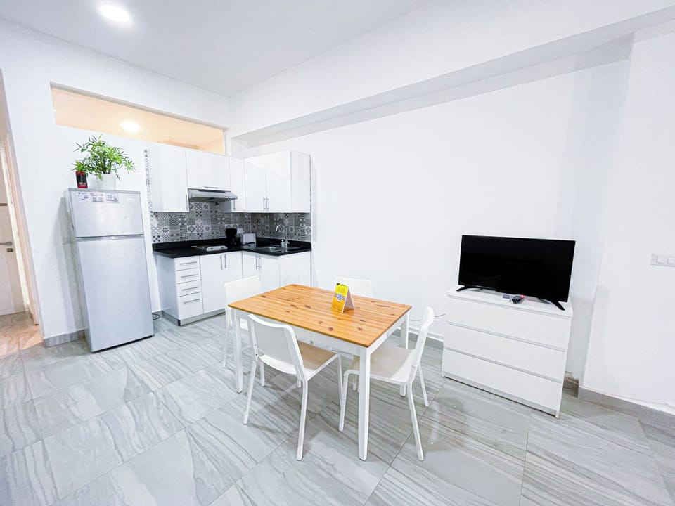 Superior Studio, 1 Queen Bed with Sofa bed, Pool Access, City View | Private kitchen | Fridge, microwave, stovetop, coffee/tea maker