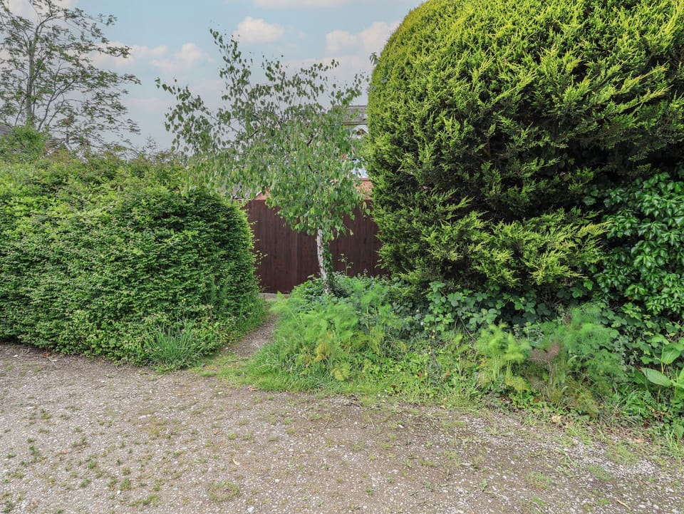 Cottage | Property grounds