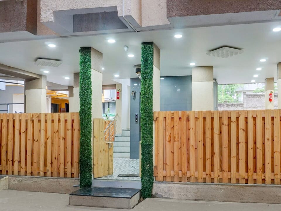 House | Reception