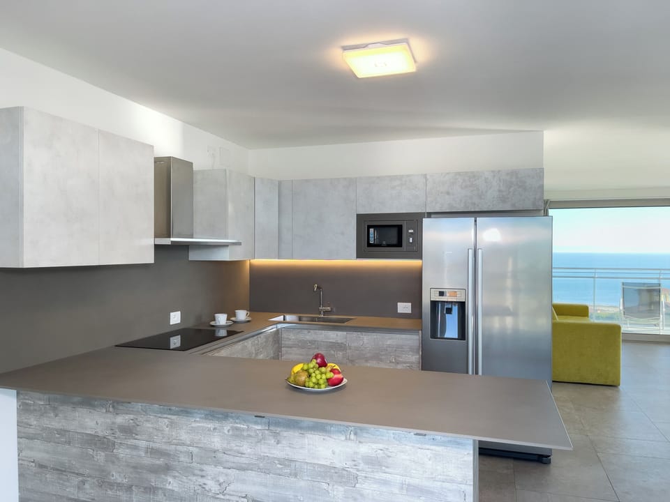 Apartment, 2 Bedrooms, Balcony, City View | Interior