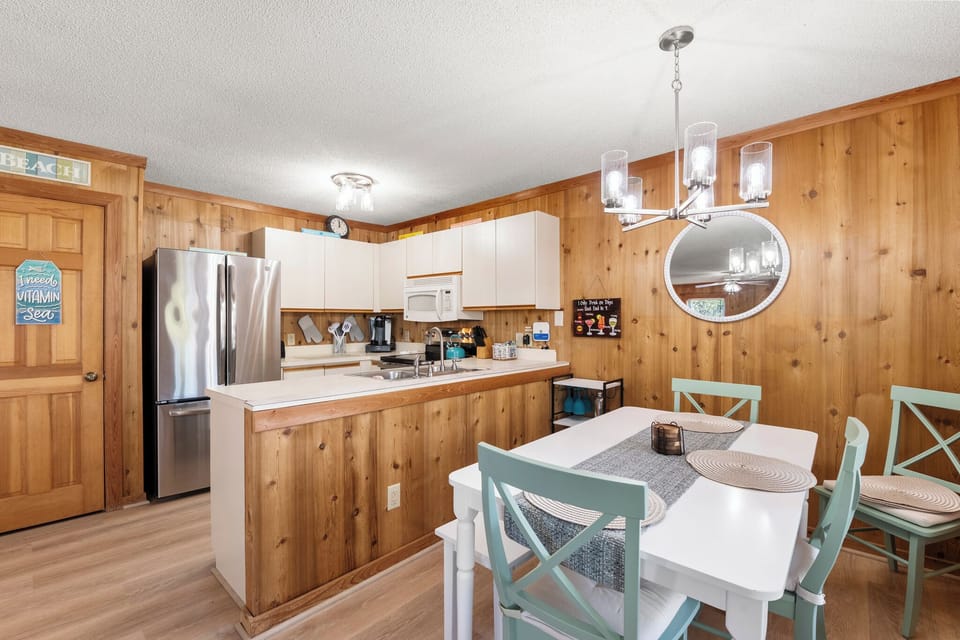 ISC1: Happy Ours | Dining Area