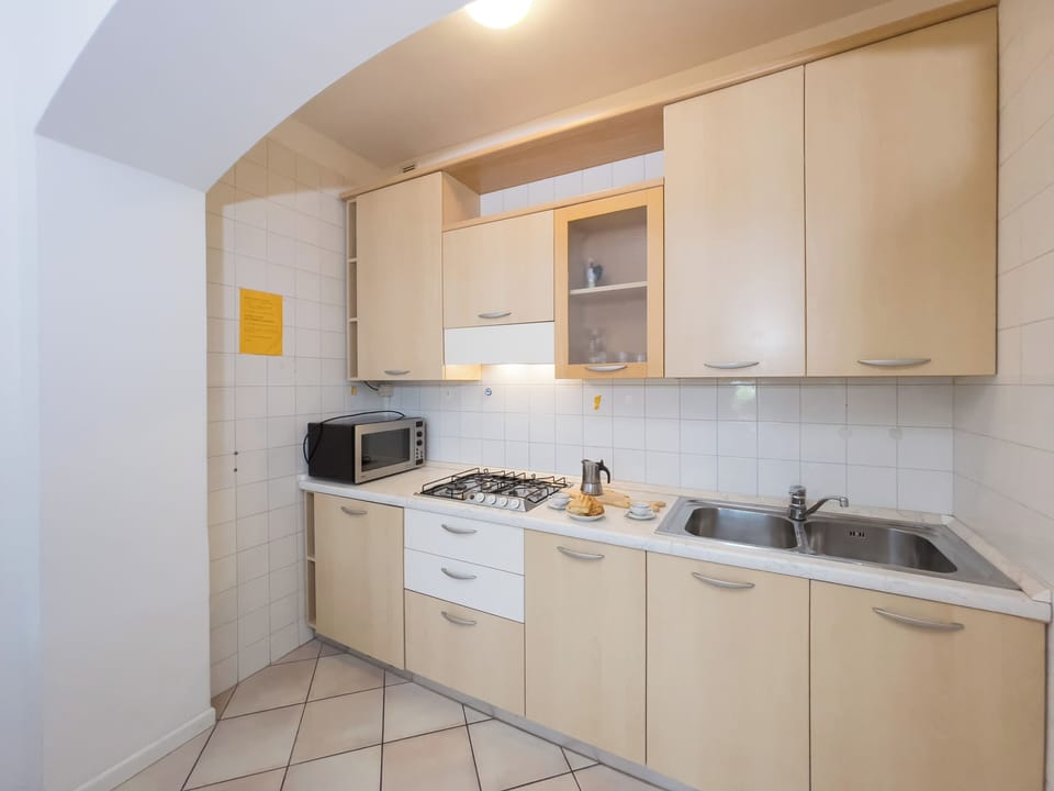 Apartment, 1 Bedroom, Balcony, City View | Interior