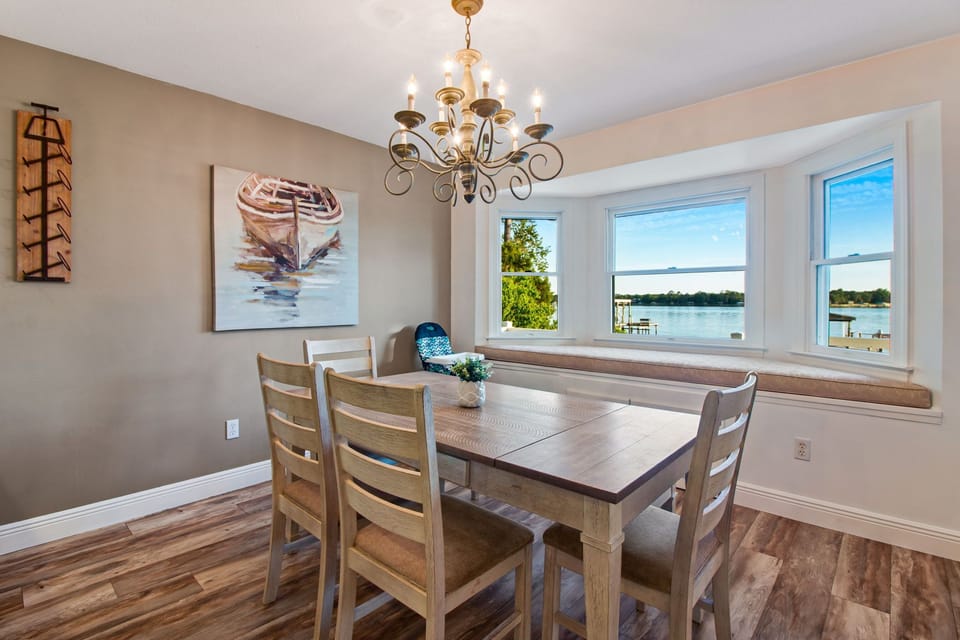 Dining area with views. Highchair 