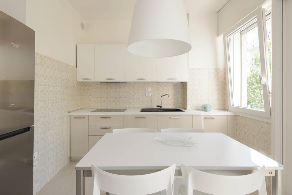 Apartment, 2 Bedrooms, Balcony, City View | Interior