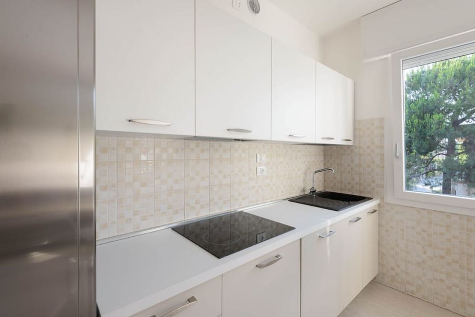 Apartment, 3 Bedrooms, Balcony, City View | Interior