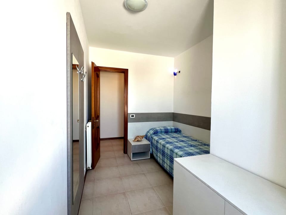 Apartment, 2 Bedrooms, Balcony, City View | Interior