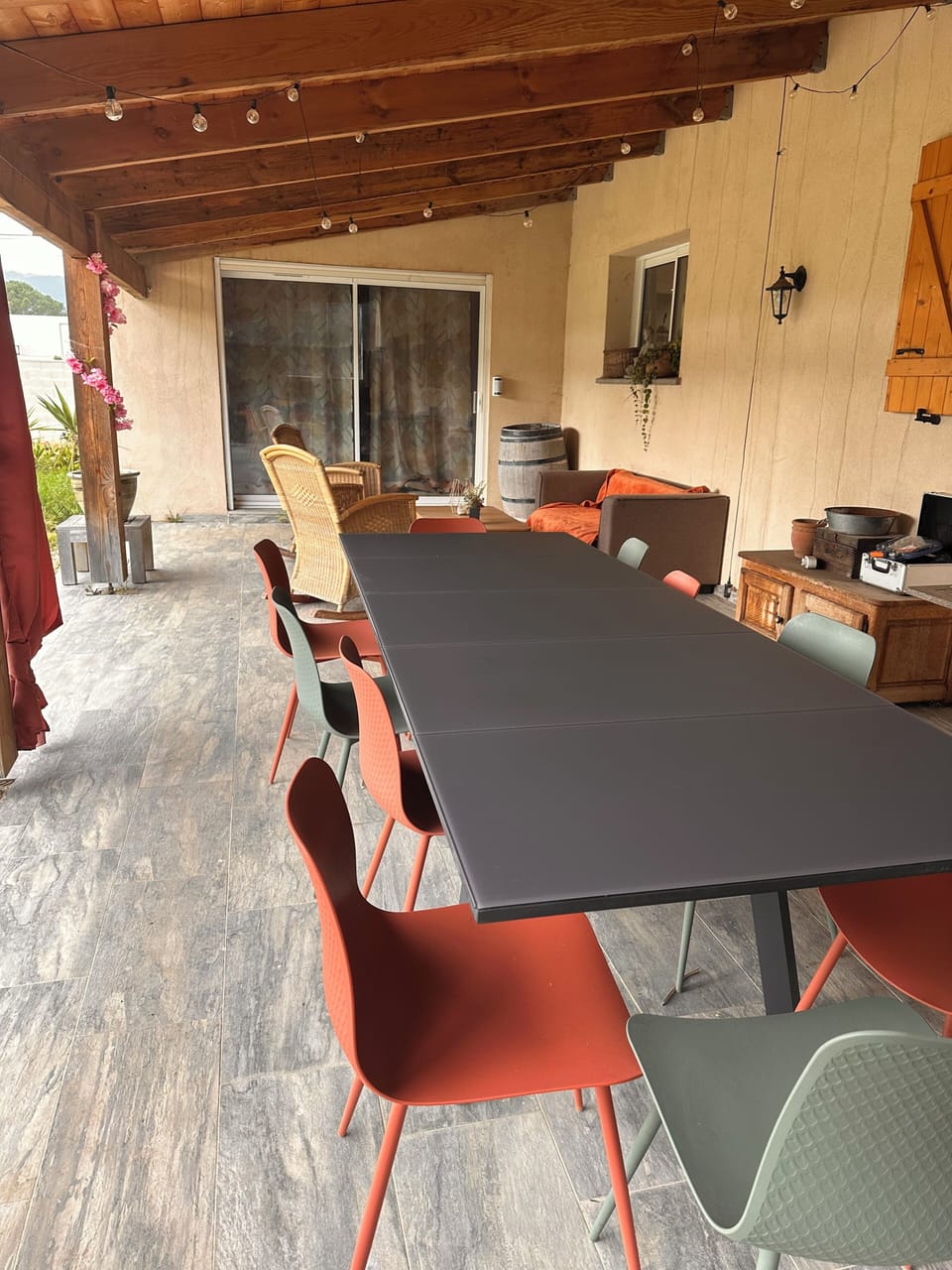Outdoor dining