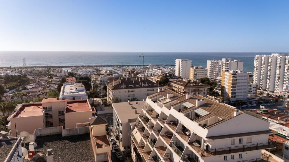 Experience 180-degree panoramic views of the sea, the mountains, and the award-winning architecture of Puerto Marina. From this height, you can watch the yachts come and go while enjoying the privacy of your penthouse.