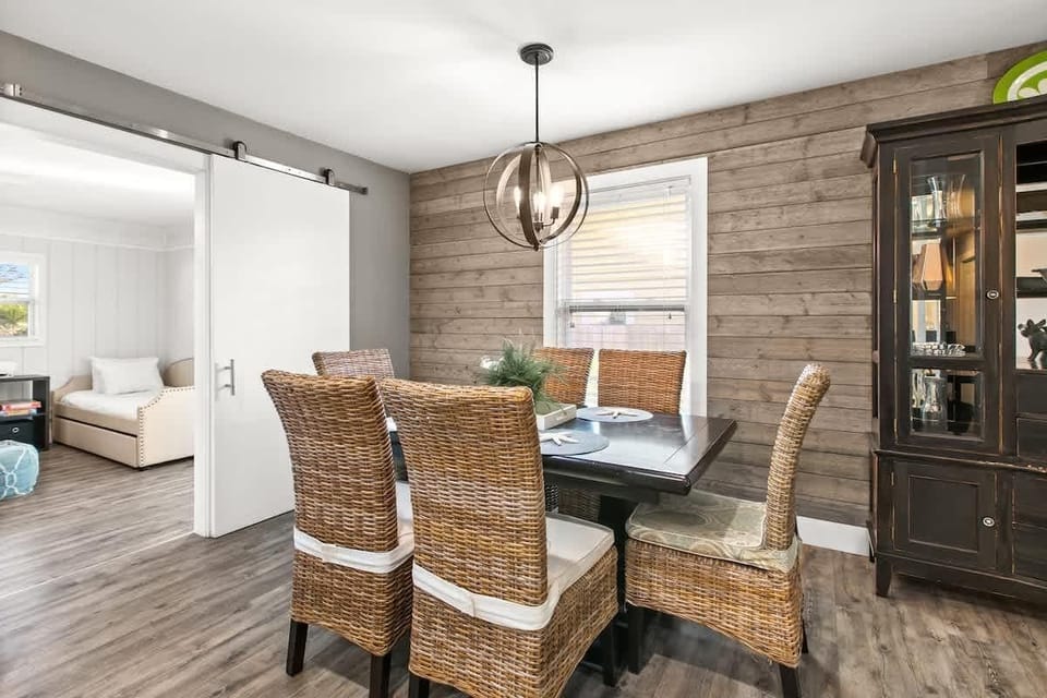 House, Multiple Beds (1 Almost Heaven) | Dining