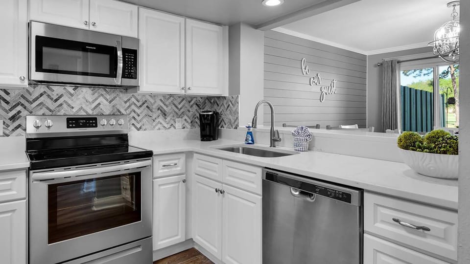 House, Multiple Beds (Fairways 274- Sea Ya Later) | Private kitchen