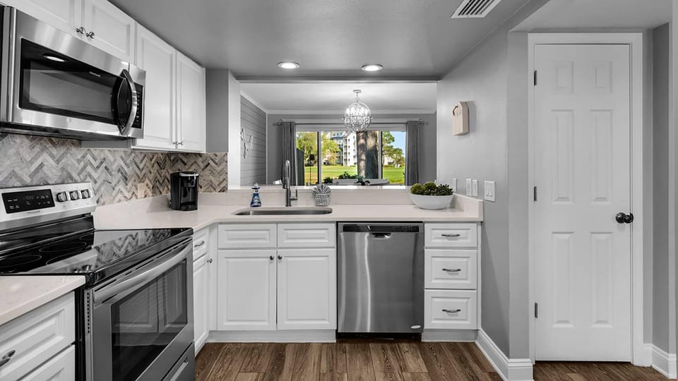House, Multiple Beds (Fairways 274- Sea Ya Later) | Private kitchen