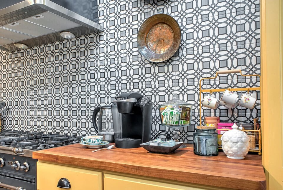 Coffee and tea station