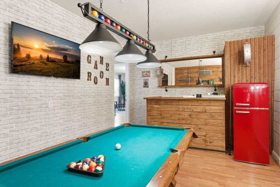Super fun game room
