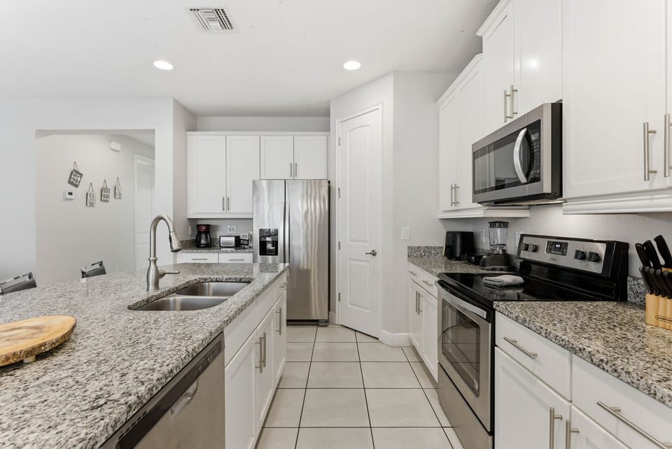 Fully equipped kitchen