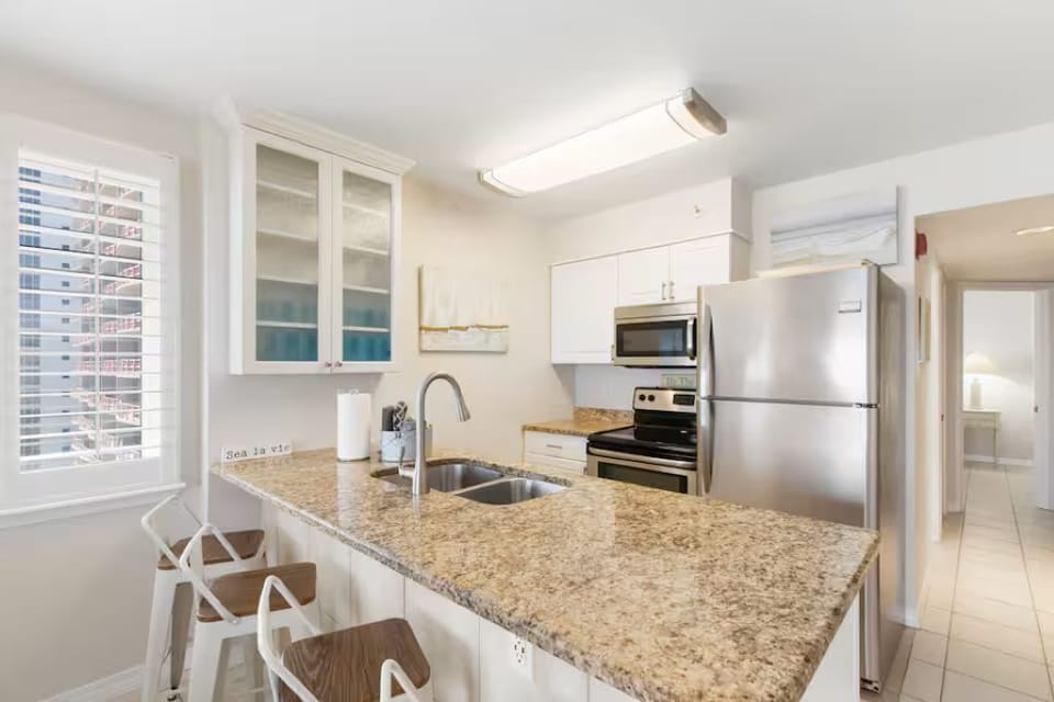 Full  kitchen