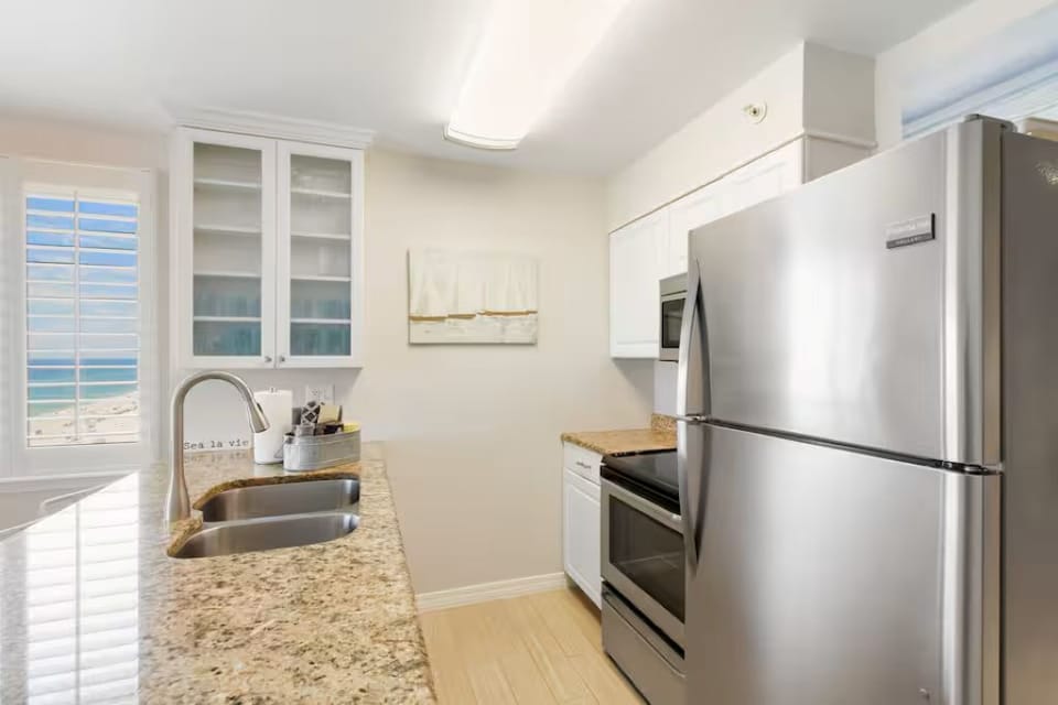 Full kitchen with stainless appliances