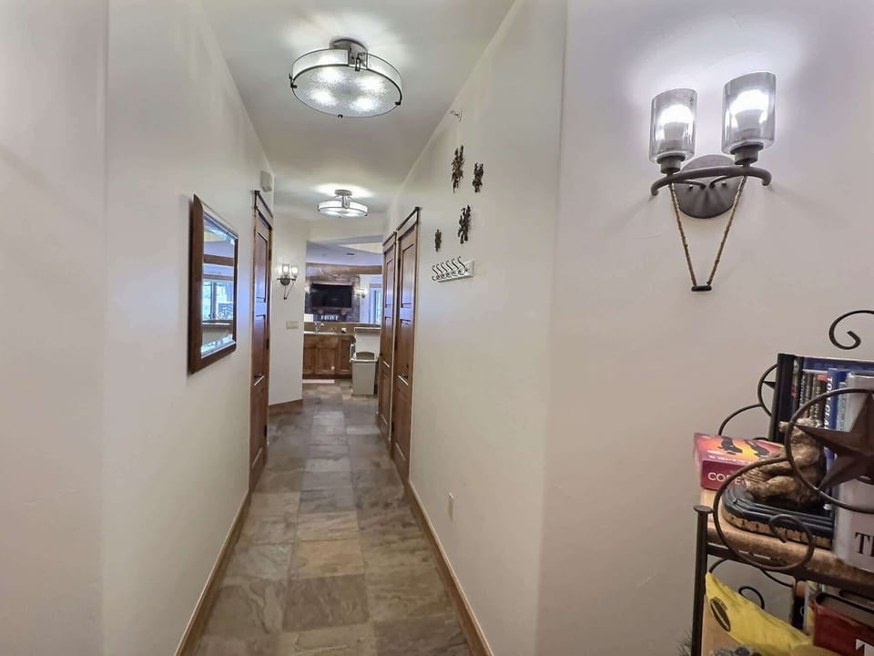 【Entry Hall】Wide, light-filled landing — drop the gear and spread out