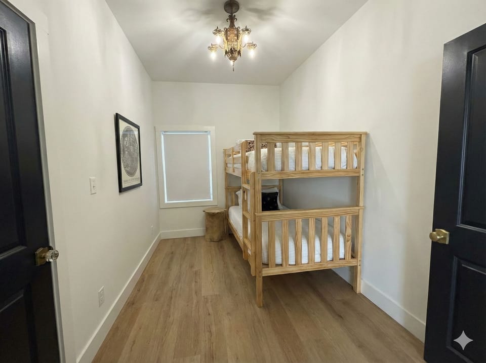 Bunk bed room ideal for kids or groups