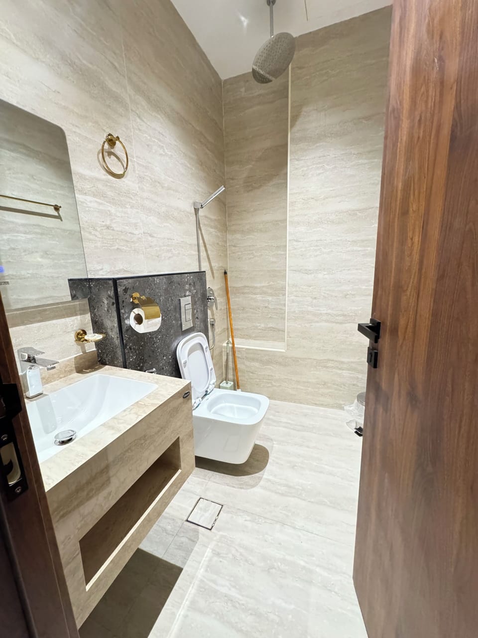 Standard Double or Twin Room, Balcony, City View | Bathroom